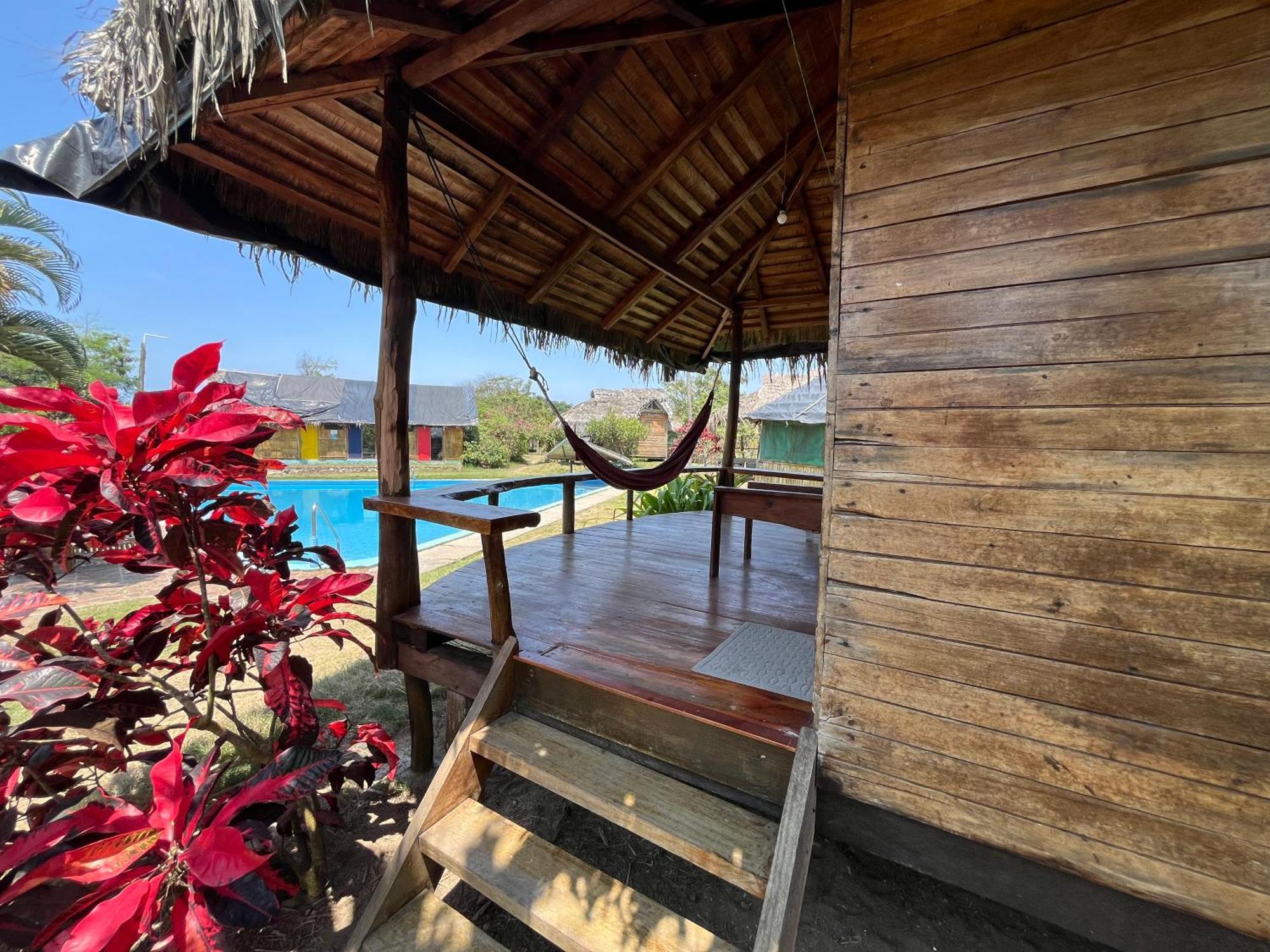 Kamala Surf & Backpacker Hostel Montañita Kültér fotó