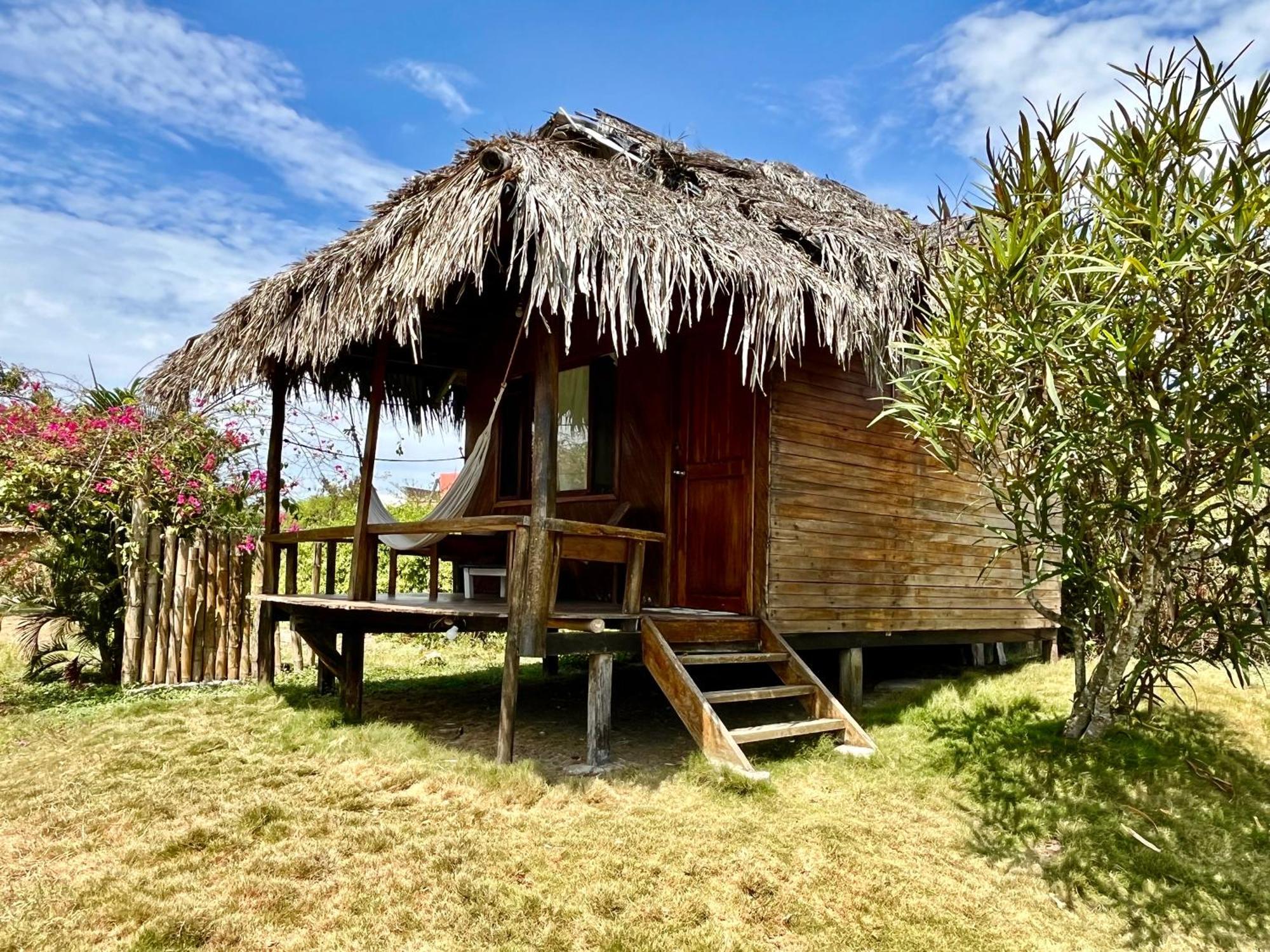 Kamala Surf & Backpacker Hostel Montañita Kültér fotó