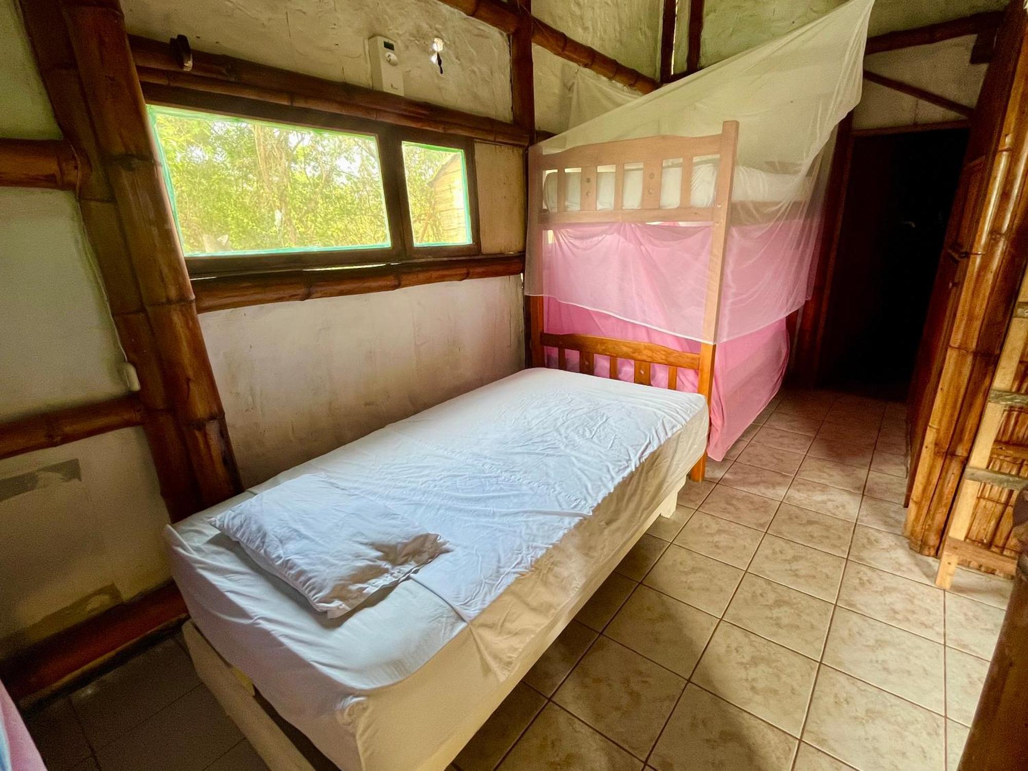 Kamala Surf & Backpacker Hostel Montañita Kültér fotó
