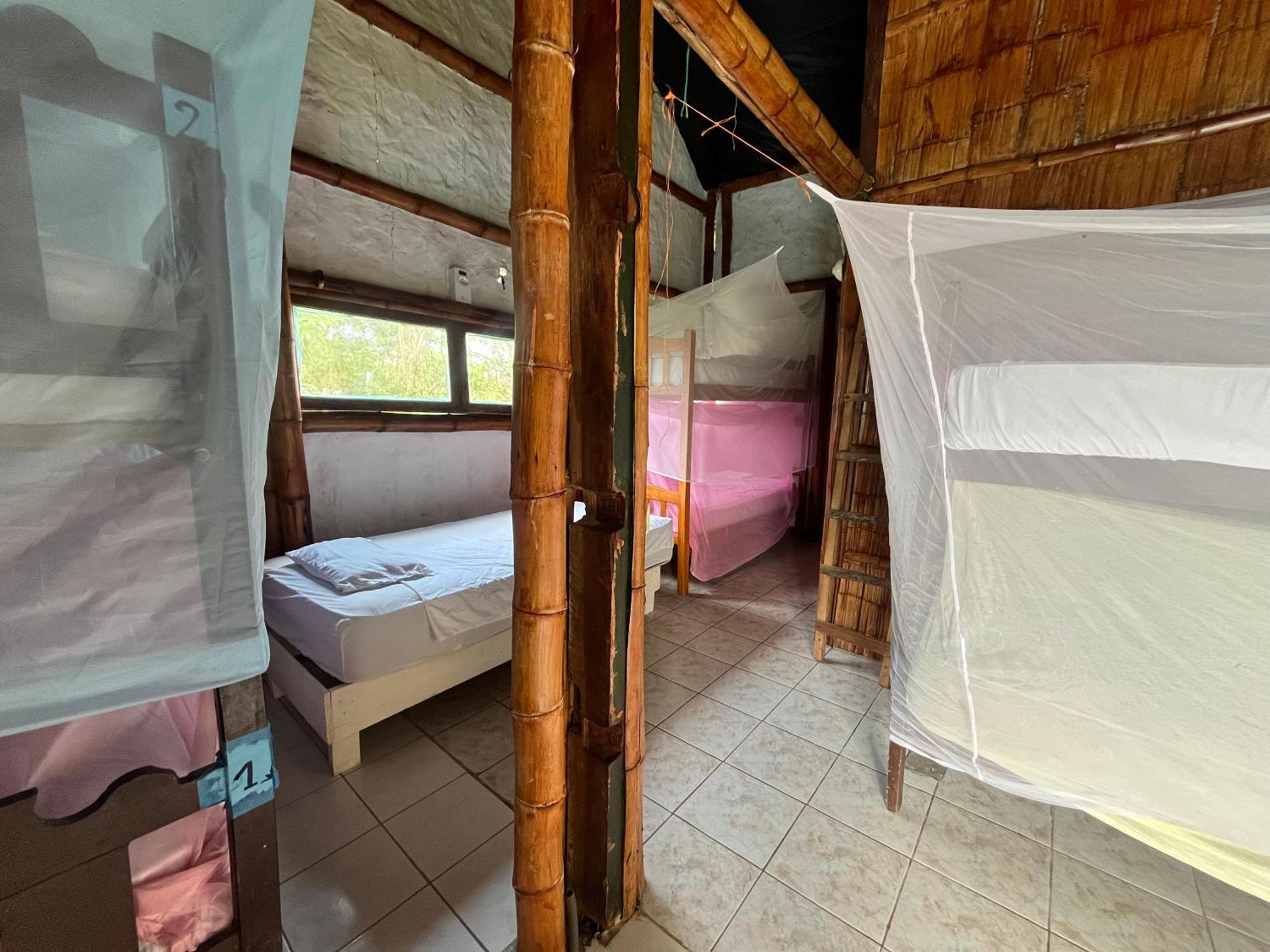 Kamala Surf & Backpacker Hostel Montañita Kültér fotó