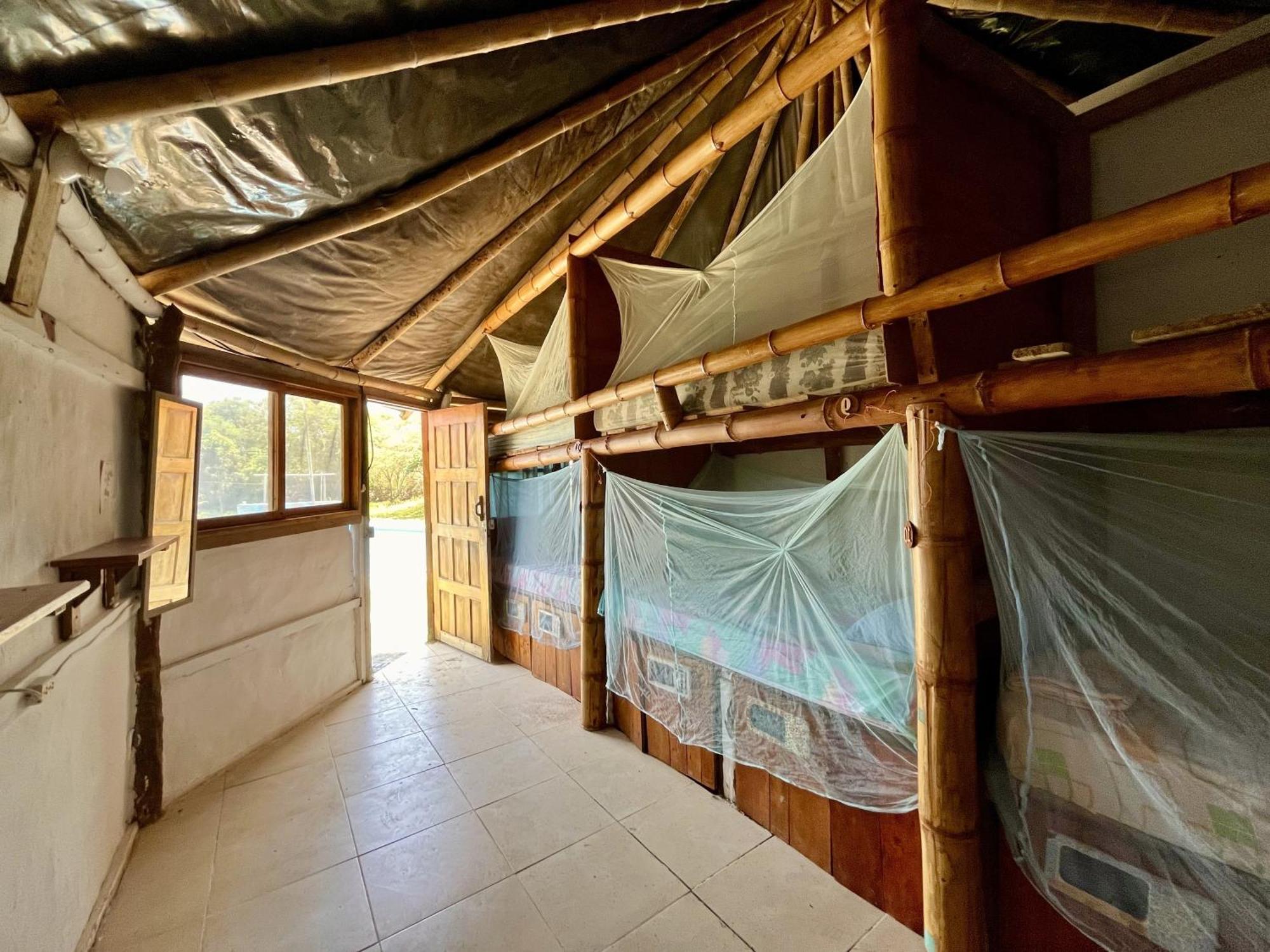 Kamala Surf & Backpacker Hostel Montañita Kültér fotó
