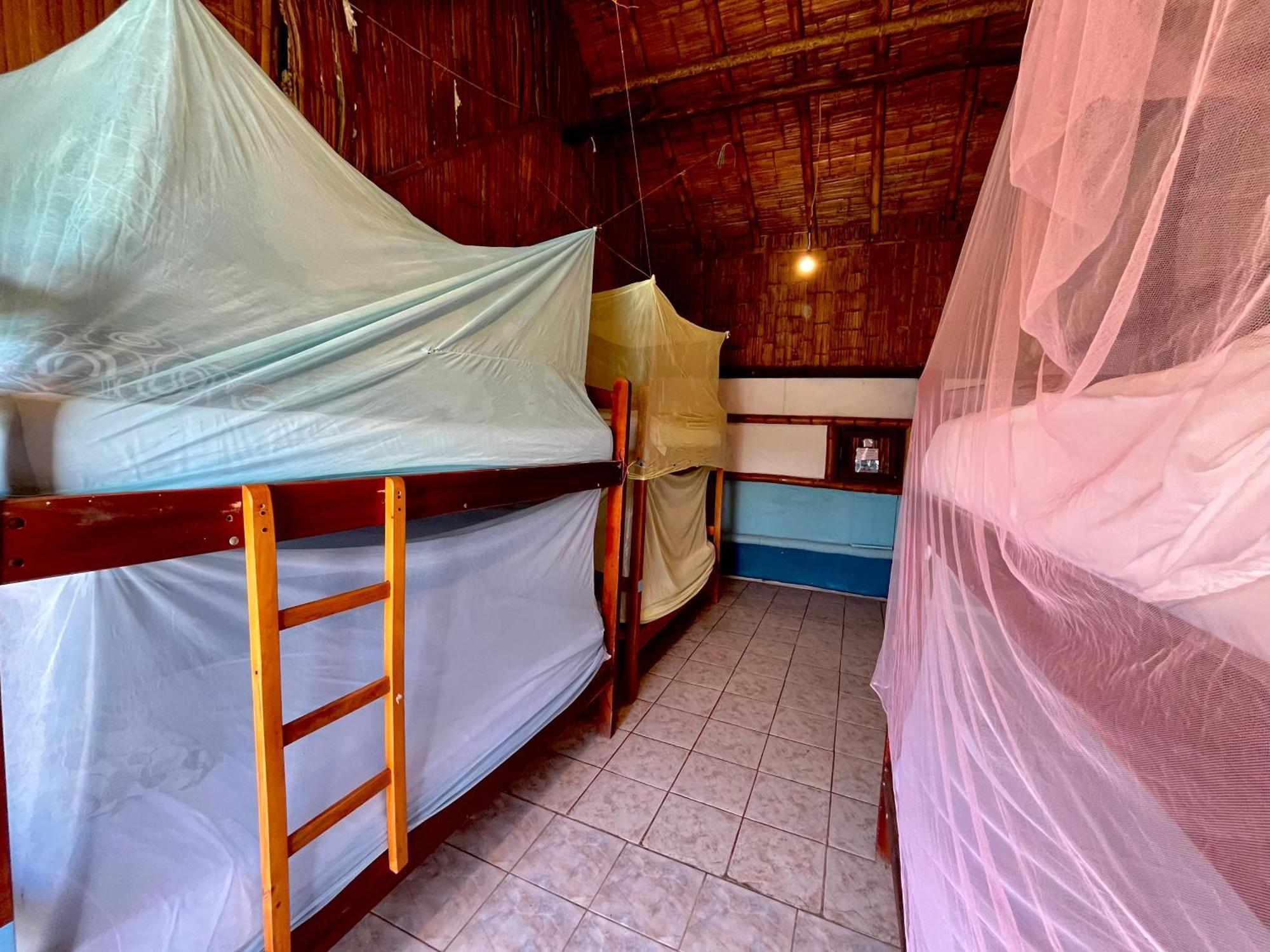 Kamala Surf & Backpacker Hostel Montañita Kültér fotó