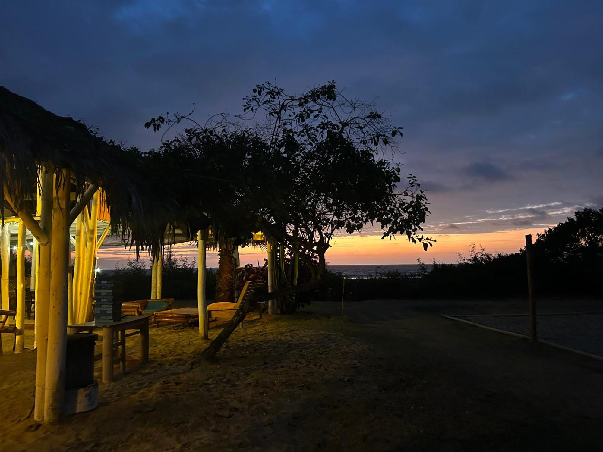Kamala Surf & Backpacker Hostel Montañita Kültér fotó